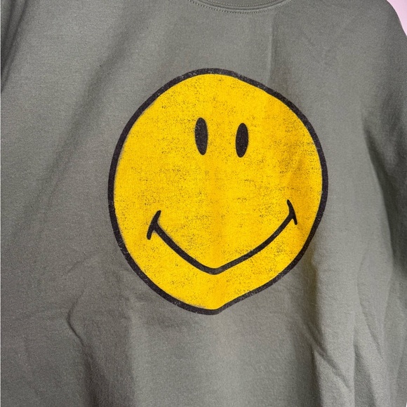 Green Oversized Long Sleeve Sweatshirt with Smiley Face - Picture 5 of 6